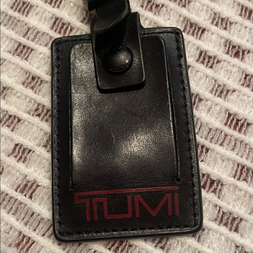 Tumi Black Leather Luggage Tag with Red Logo Accent - Picture 2 of 10